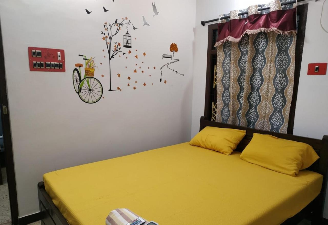 Bluemoon Homestay ปอนดิเชอรี ภายนอก รูปภาพ