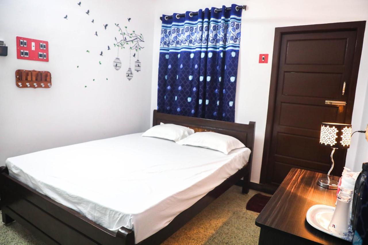 Bluemoon Homestay ปอนดิเชอรี ภายนอก รูปภาพ