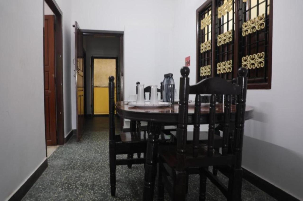 Bluemoon Homestay ปอนดิเชอรี ภายนอก รูปภาพ