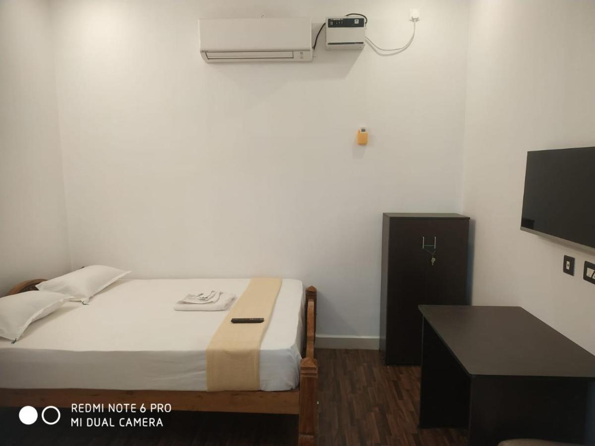 Bluemoon Homestay ปอนดิเชอรี ภายนอก รูปภาพ