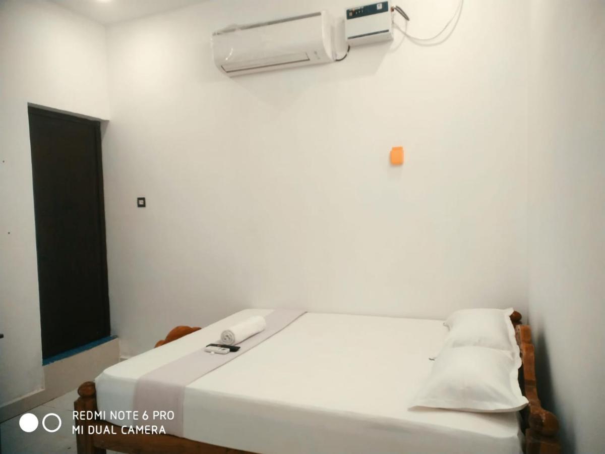 Bluemoon Homestay ปอนดิเชอรี ภายนอก รูปภาพ