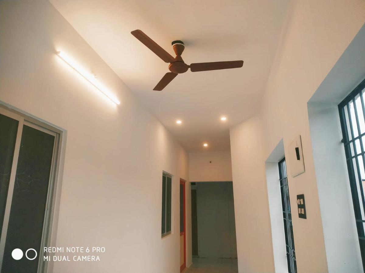 Bluemoon Homestay ปอนดิเชอรี ภายนอก รูปภาพ